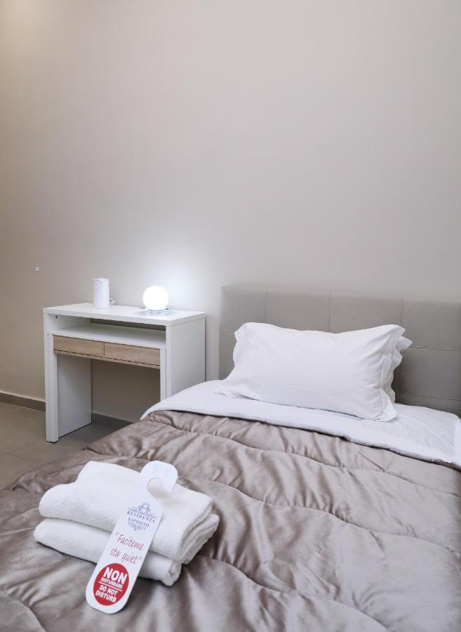 Residenza Esposito Economy Rooms Napoli Exterior foto