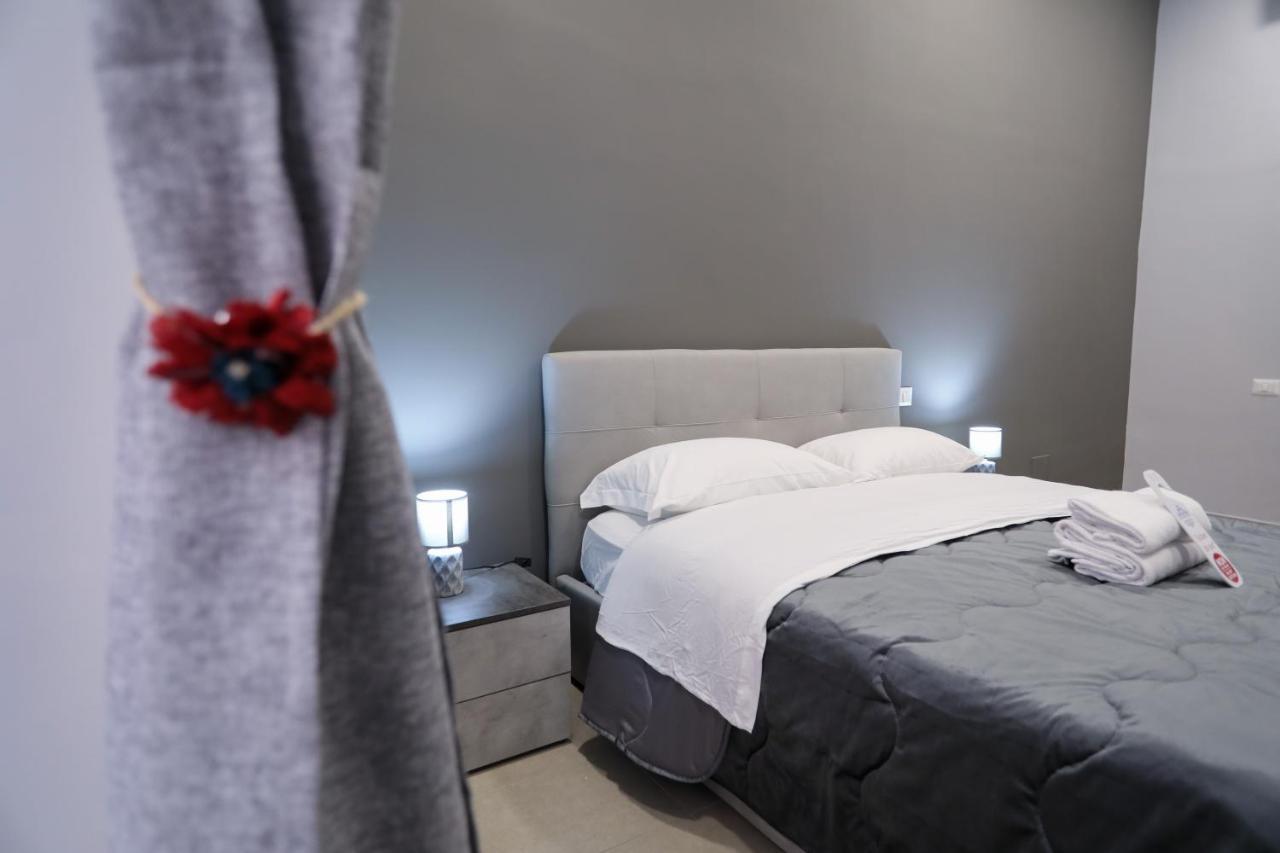 Residenza Esposito Economy Rooms Napoli Exterior foto