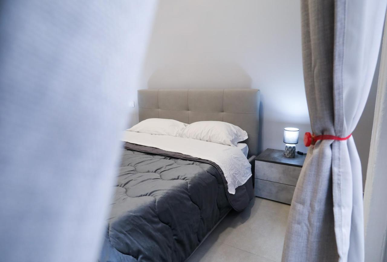 Residenza Esposito Economy Rooms Napoli Exterior foto