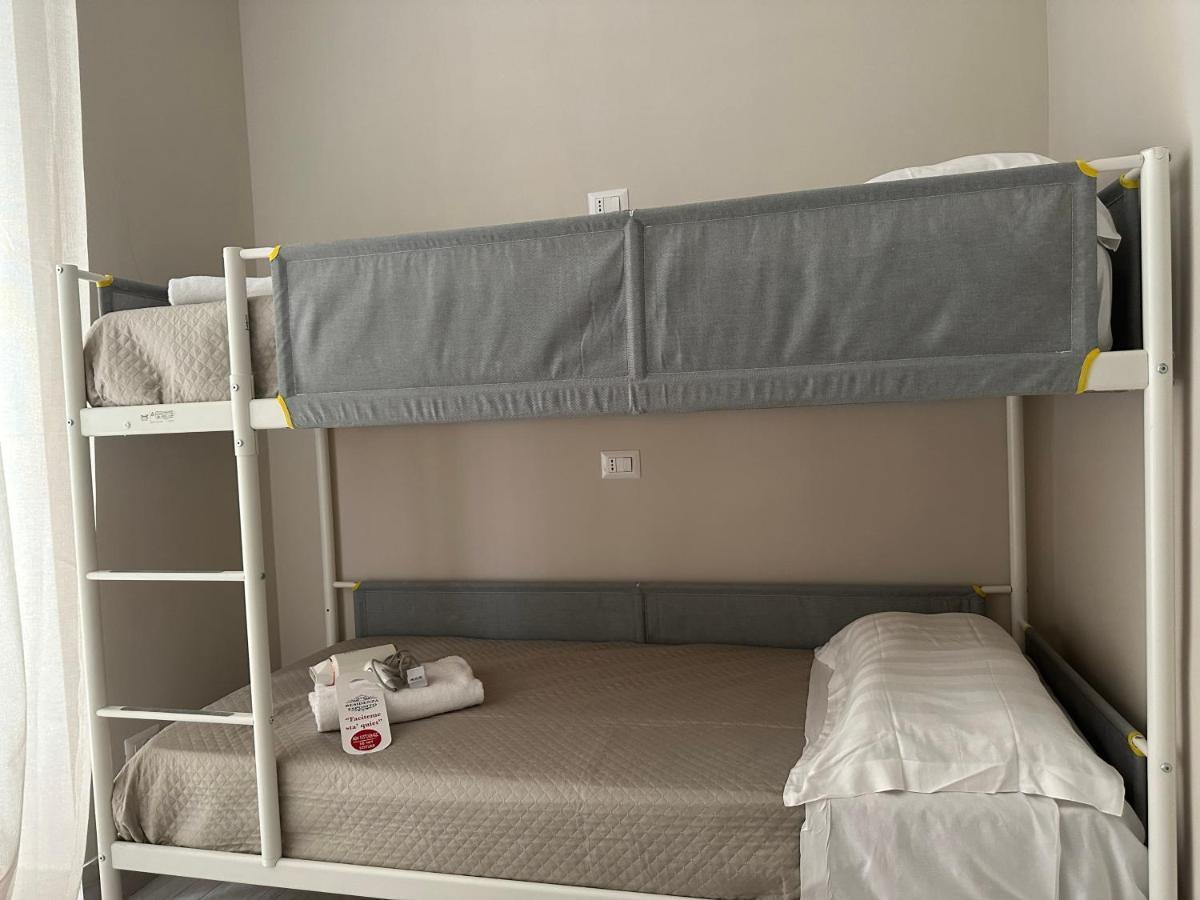 Residenza Esposito Economy Rooms Napoli Exterior foto
