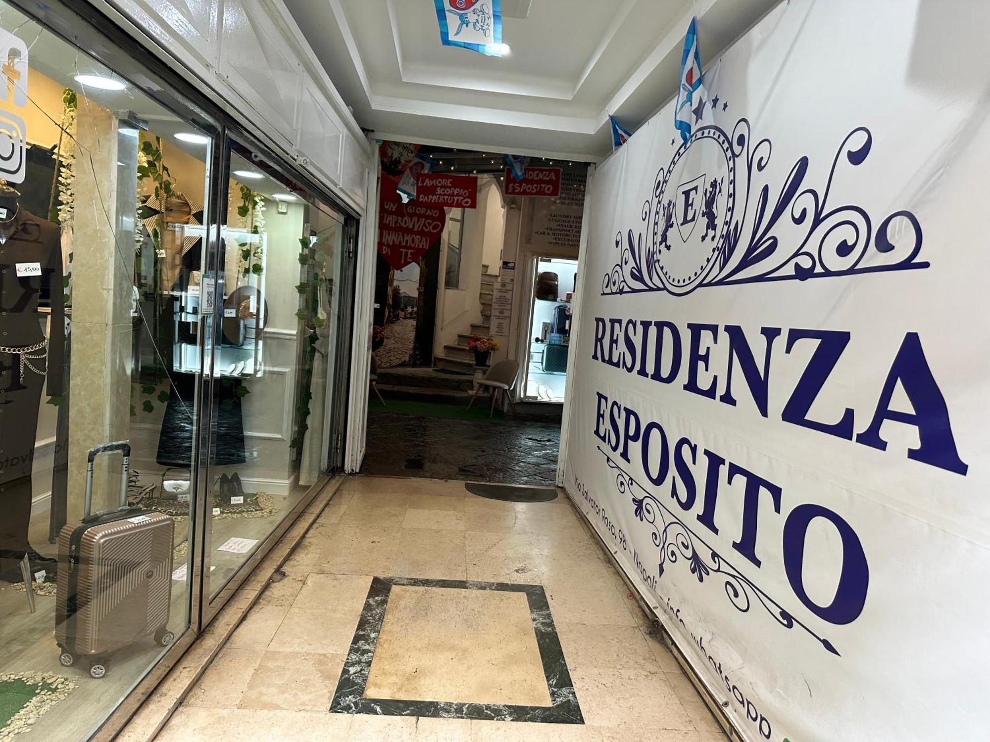 Residenza Esposito Economy Rooms Napoli Exterior foto