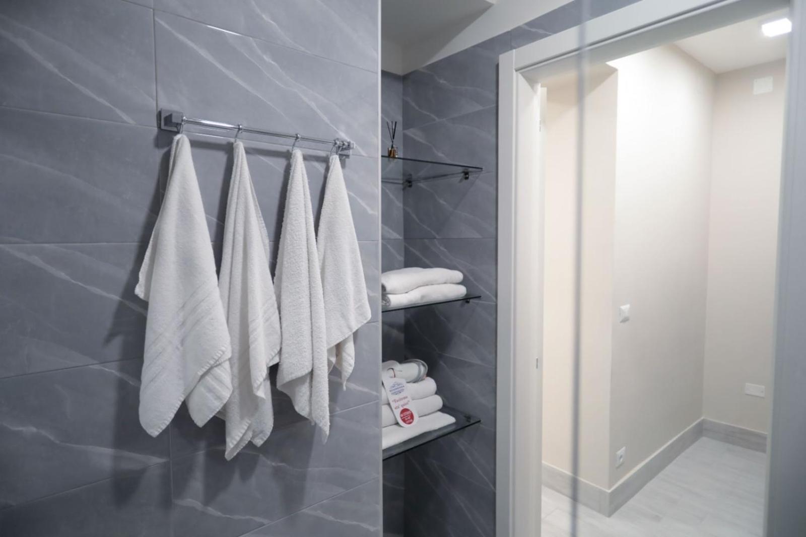 Residenza Esposito Economy Rooms Napoli Exterior foto