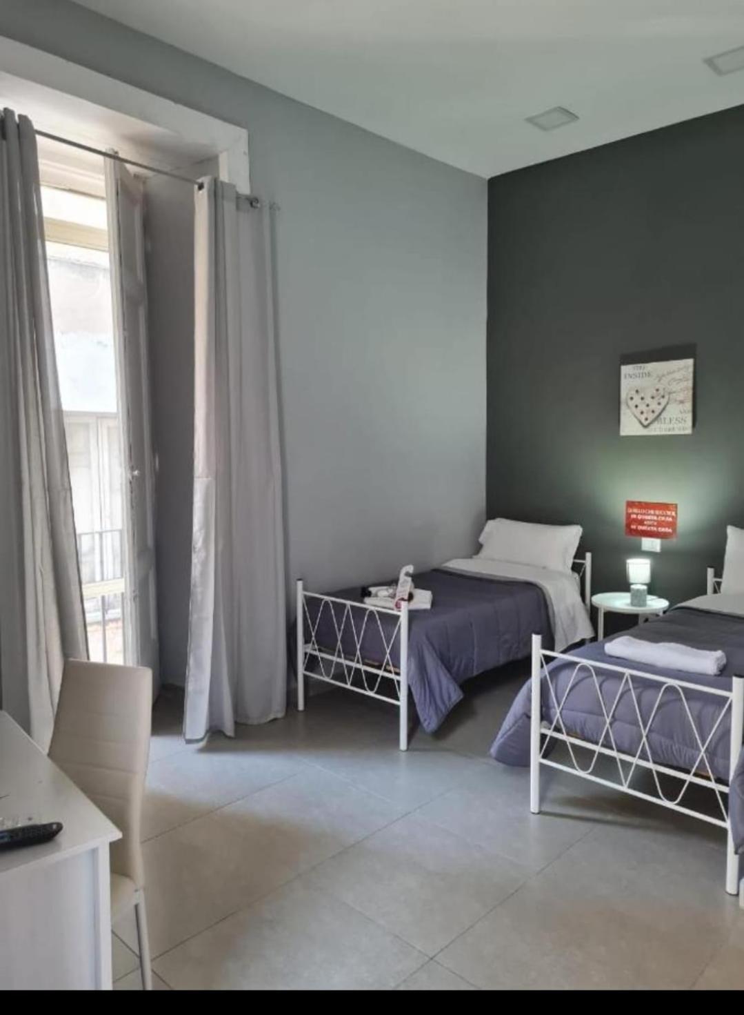 Residenza Esposito Economy Rooms Napoli Exterior foto